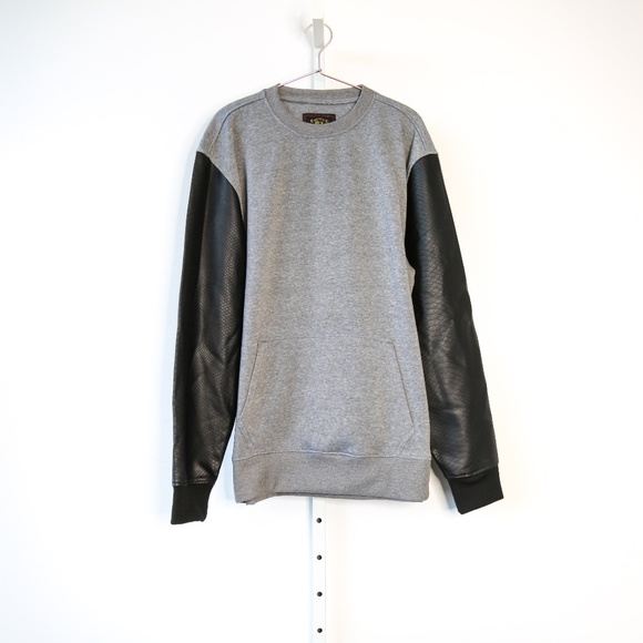 Bleecker & Mercer Other - Bleecker & Mercer Snakeskin Pullover in Black/Gray